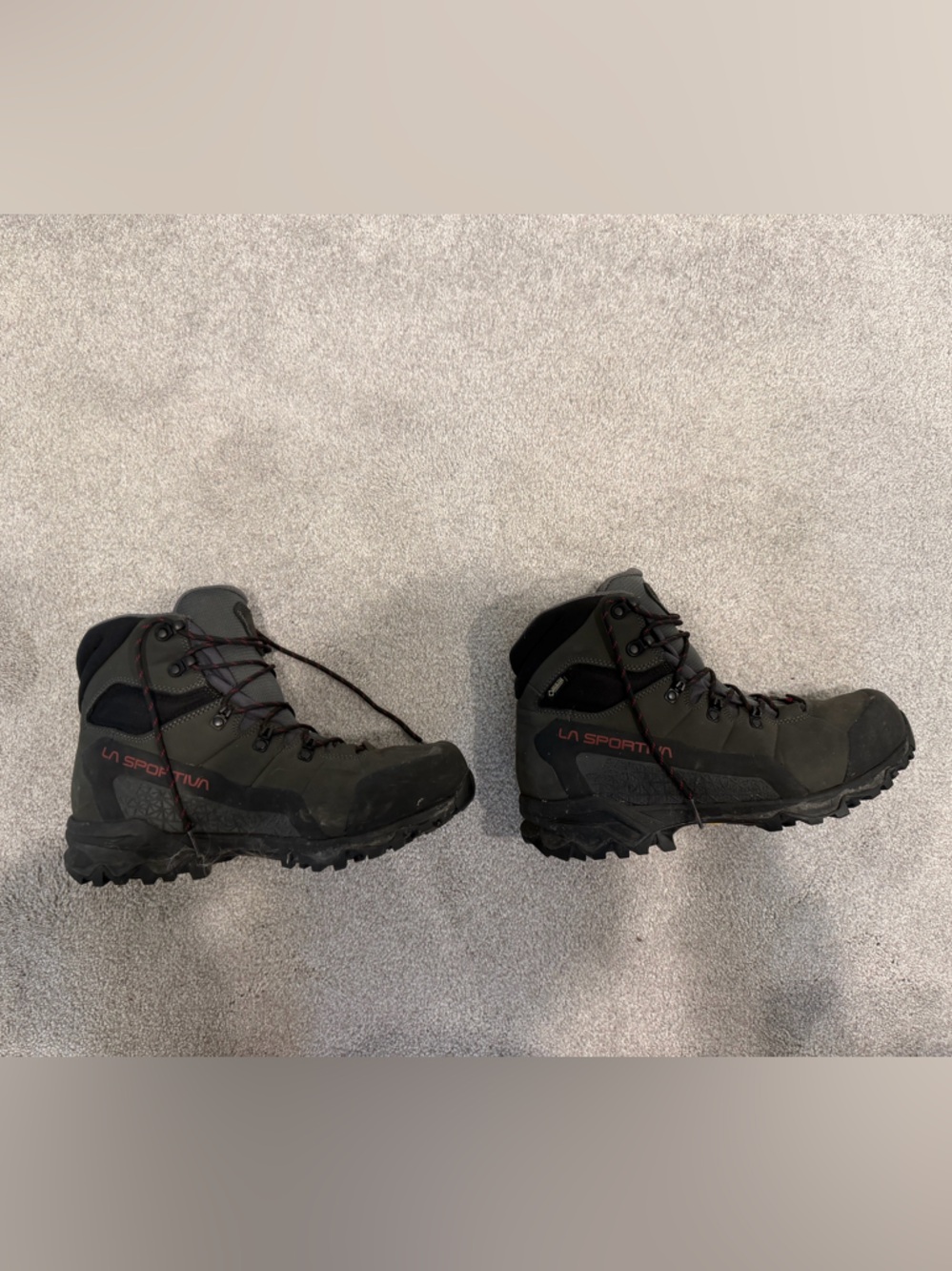 La Sportiva Men's Olive Green Hiking Boots with Black Toe Caps - Picture 4 of 6